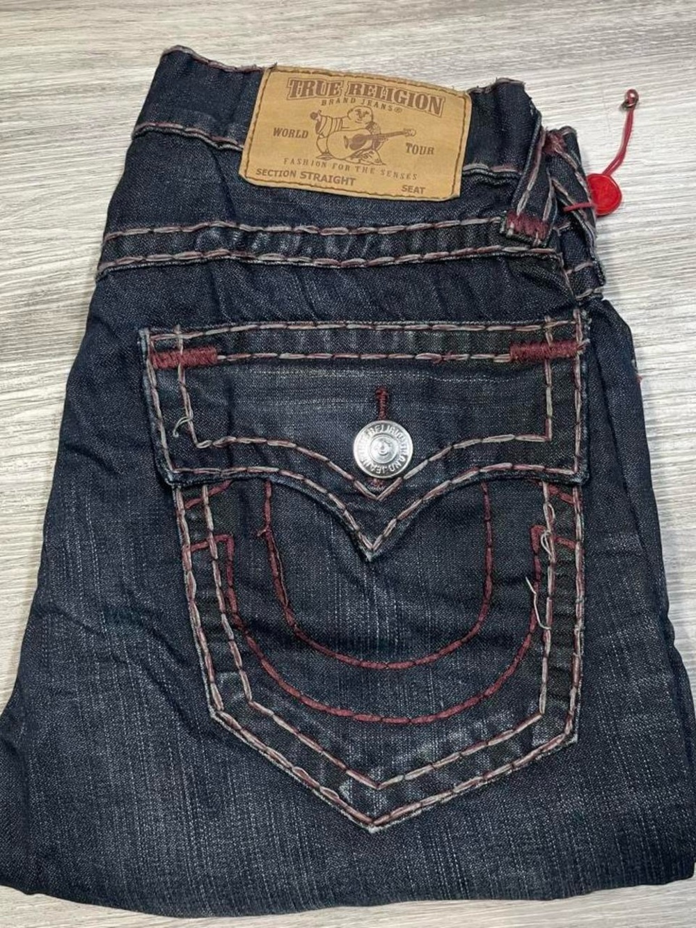 True Religion Men’s Dark Indigo Straight Jeans with Red Contrast Stitching sz 30